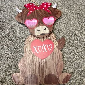 Valentine's Day Wooden Cow Decor
